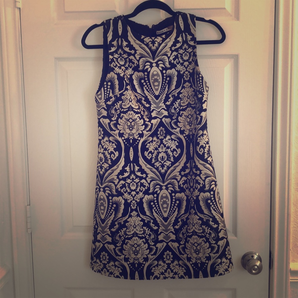 Alice + Olivia Navy and Cream Damask Shift Dress